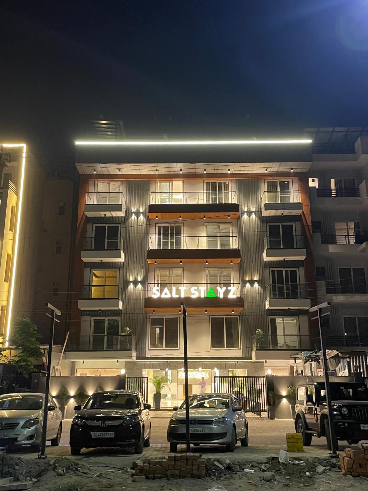 Saltstayz Premier - Near Golf Course Road & Sector 57 Gurgaon Exterior foto