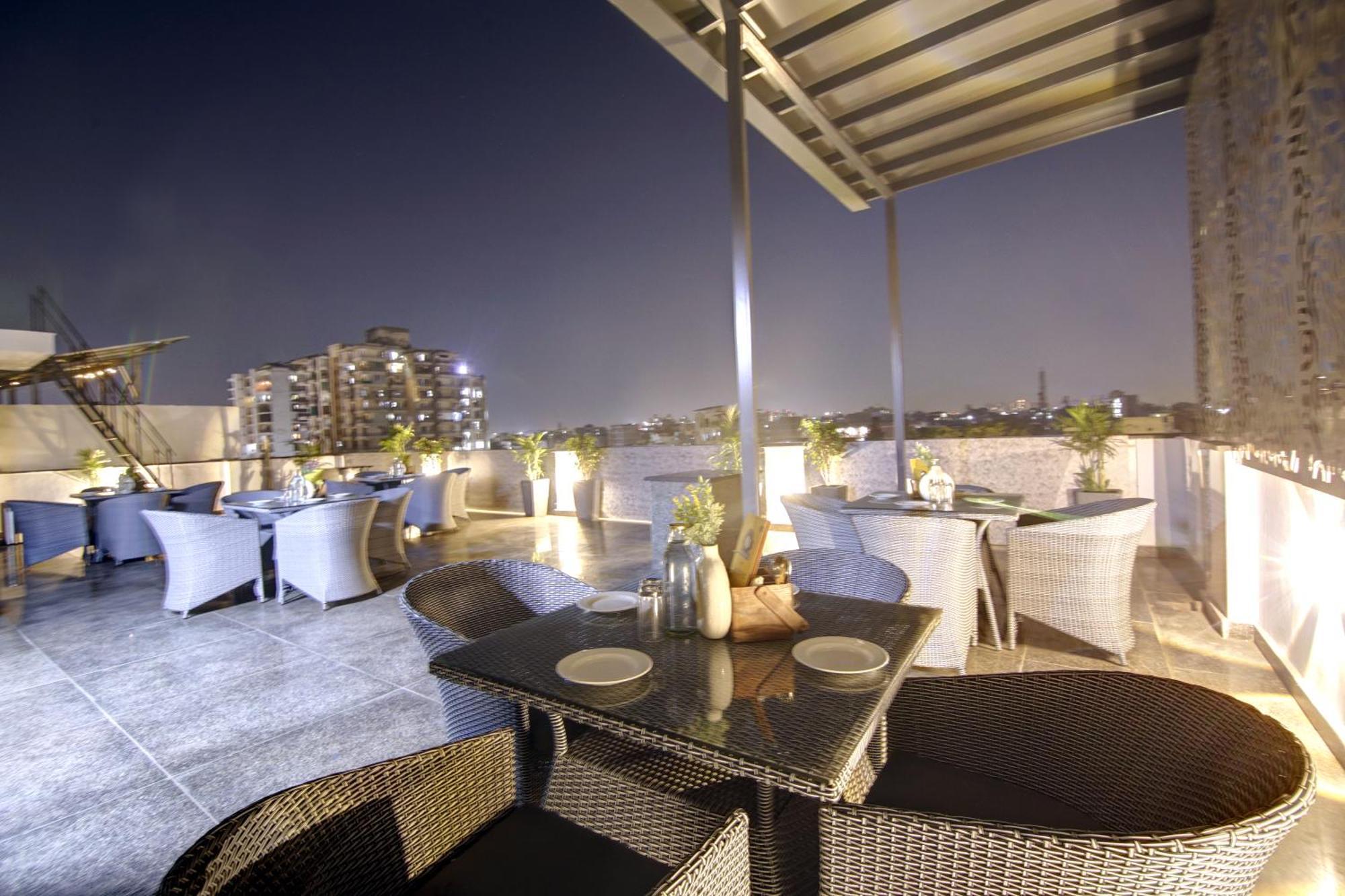 Saltstayz Premier - Near Golf Course Road & Sector 57 Gurgaon Exterior foto